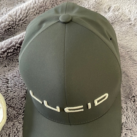 LUCID MOTORS GRAY STRETCH FITTED HAT - Picture 3 of 9